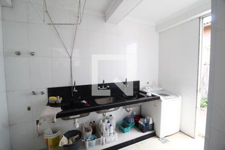 Área de Serviço de casa para alugar com 7 quartos, 600m² em Morada da Colina, Uberlândia