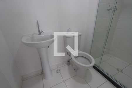 Banheiro de apartamento à venda com 2 quartos, 34m² em Vila Tolstoi, São Paulo