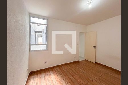 Quarto de casa para alugar com 1 quarto, 55m² em Vila Zat, São Paulo
