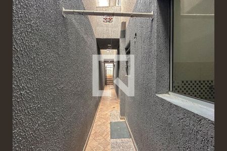 Corredor Externo de casa para alugar com 1 quarto, 55m² em Vila Zat, São Paulo