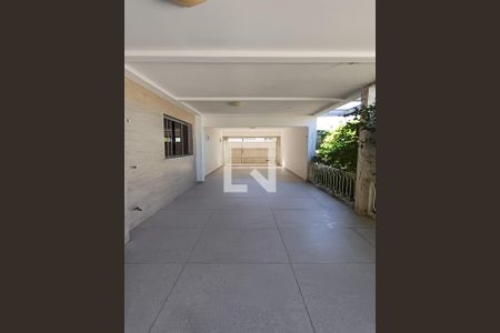 Garagem de casa para alugar com 2 quartos, 700m² em Barreiros, São José