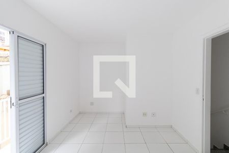 Quarto 1 de casa de condomínio à venda com 2 quartos, 70m² em Vila Carmosina, São Paulo