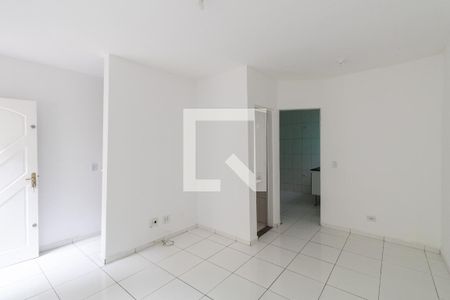 Sala de casa de condomínio à venda com 2 quartos, 70m² em Vila Carmosina, São Paulo