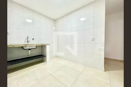 Cozinha de casa para alugar com 2 quartos, 80m² em Lagoa, Belo Horizonte