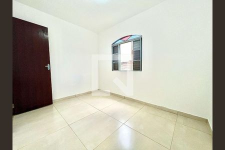 Quarto 1 de casa para alugar com 2 quartos, 80m² em Lagoa, Belo Horizonte