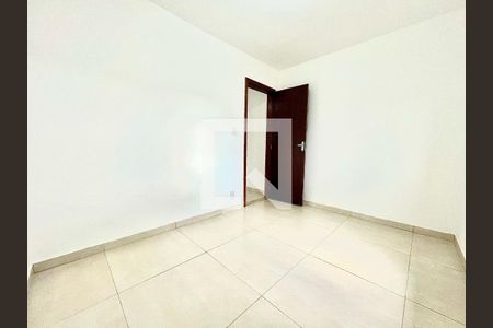 Quarto 1 de casa para alugar com 2 quartos, 80m² em Lagoa, Belo Horizonte