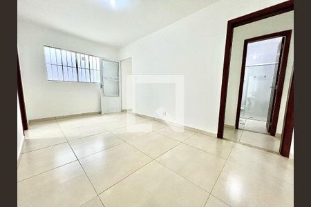Sala de casa para alugar com 2 quartos, 80m² em Lagoa, Belo Horizonte