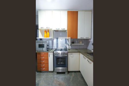 Cozinha de apartamento à venda com 3 quartos, 100m² em Coracao de Jesus, Belo Horizonte