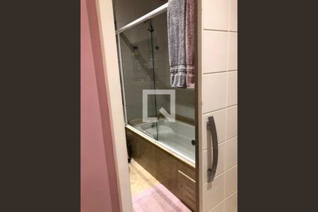 Casa à venda com 3 quartos, 220m² em Vila Invernada, São Paulo
