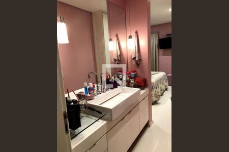 Casa à venda com 3 quartos, 220m² em Vila Invernada, São Paulo