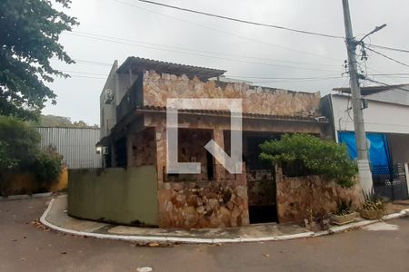 Fachada de casa de condomínio para alugar com 2 quartos, 80m² em Freguesia (jacarepaguá), Rio de Janeiro