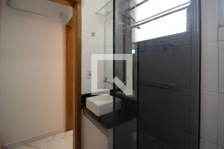 Banheiro de apartamento à venda com 1 quarto, 33m² em Vila Constança, São Paulo