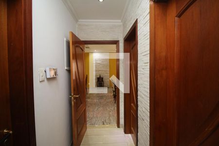 Corredor de casa à venda com 3 quartos, 360m² em Vila da Penha, Rio de Janeiro