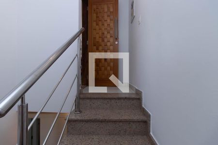 Escada de casa de condomínio à venda com 2 quartos, 100m² em Vila Guilherme, São Paulo