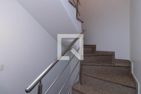 Escada de casa de condomínio à venda com 2 quartos, 100m² em Vila Guilherme, São Paulo