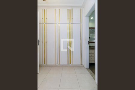 Closet da Suíte 1  de apartamento para alugar com 3 quartos, 190m² em Vila Cruzeiro , São Paulo