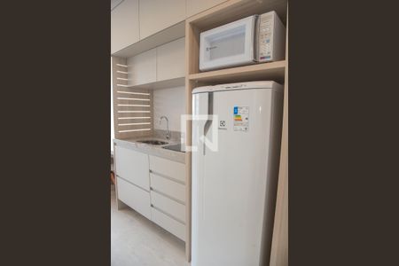 Cozinha de kitnet/studio para alugar com 1 quarto, 26m² em Jardim das Acacias, São Paulo