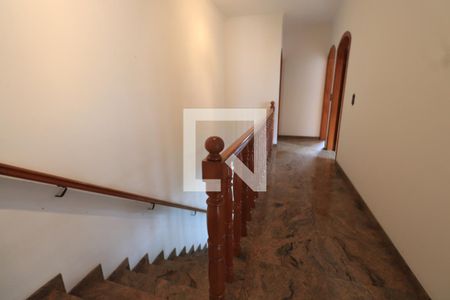 Escada de casa para alugar com 4 quartos, 315m² em Chácara Santo Antônio (zona Leste), São Paulo