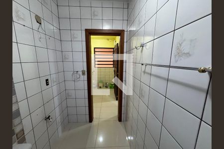 Banheiro  de casa para alugar com 3 quartos, 135m² em Santos Dumont, São Leopoldo
