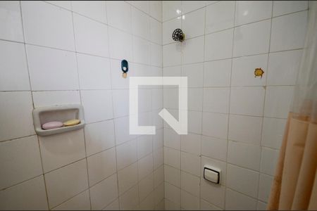 Banheiro de Serviço de apartamento à venda com 3 quartos, 97m² em Tijuca, Rio de Janeiro