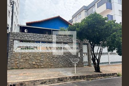 Fachada de casa para alugar com 4 quartos, 242m² em Castelo, Belo Horizonte