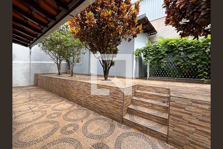 Área externa de casa para alugar com 4 quartos, 242m² em Castelo, Belo Horizonte