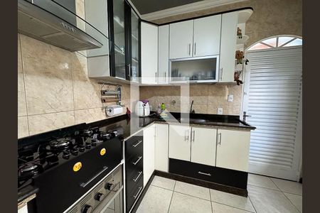 Cozinha de casa para alugar com 4 quartos, 242m² em Castelo, Belo Horizonte