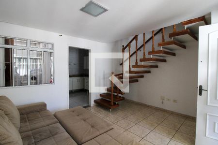 Sala de casa de condomínio para alugar com 2 quartos, 81m² em Jardim Ivana, São Paulo