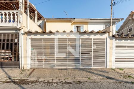 Fachada de casa à venda com 4 quartos, 179m² em Jardim Internacional, São Paulo