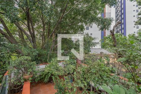 Quintal de casa à venda com 5 quartos, 186m² em Vila Gumercindo, São Paulo