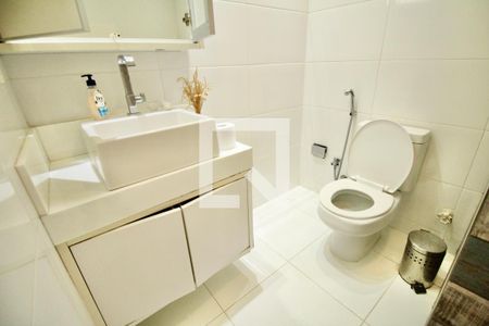 Banheiro Social de apartamento para alugar com 3 quartos, 108m² em Canela, Salvador