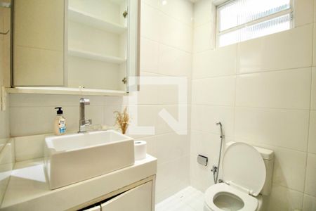 Banheiro Social de apartamento para alugar com 3 quartos, 108m² em Canela, Salvador