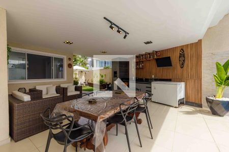 Varanda  de casa de condomínio para alugar com 5 quartos, 300m² em Recreio dos Bandeirantes, Rio de Janeiro