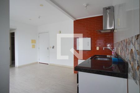 Cozinha de apartamento à venda com 2 quartos, 48m² em Rubem Berta, Porto Alegre