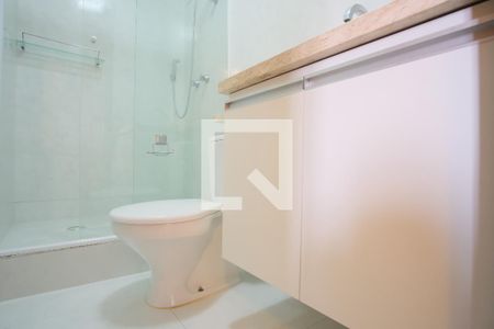Banheiro da Suíte de apartamento para alugar com 2 quartos, 65m² em Vila Carrão, São Paulo