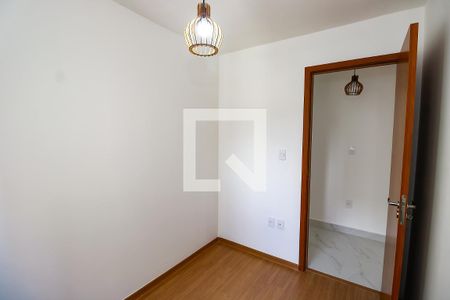 Quarto 1 de apartamento para alugar com 2 quartos, 37m² em Del Castilho, Rio de Janeiro