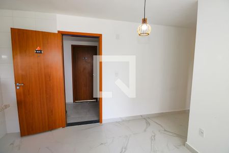 Sala de apartamento para alugar com 2 quartos, 37m² em Del Castilho, Rio de Janeiro