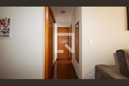Corredor de apartamento à venda com 2 quartos, 51m² em Vila Antonieta, São Paulo