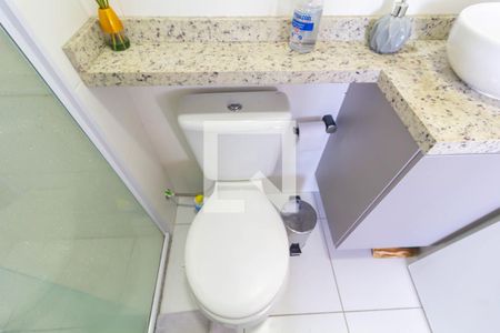 Banheiro de apartamento à venda com 2 quartos, 35m² em Vila Carmosina, São Paulo