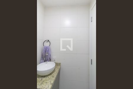 Banheiro de apartamento à venda com 2 quartos, 35m² em Vila Carmosina, São Paulo
