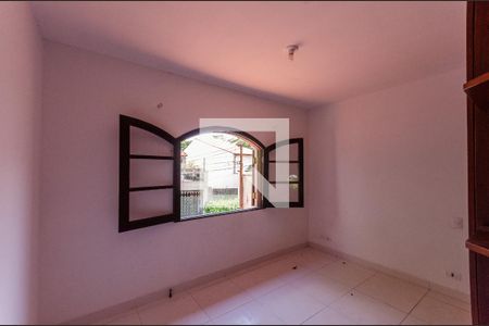 Quarto 1 de casa para alugar com 3 quartos, 300m² em Conjunto Residencial Vista Verde, São Paulo