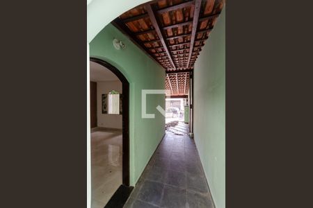 Entrada de casa para alugar com 3 quartos, 300m² em Conjunto Residencial Vista Verde, São Paulo