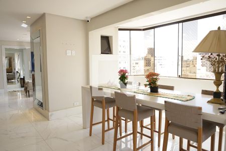 Sala de apartamento à venda com 3 quartos, 200m² em Setor Bueno, Goiânia