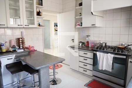 Cozinha de apartamento à venda com 3 quartos, 200m² em Setor Bueno, Goiânia