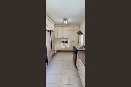 Cozinha de apartamento à venda com 4 quartos, 228m² em Vila Suzana, São Paulo