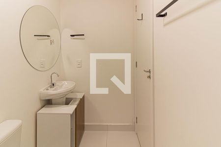 Banheiro da Suíte de apartamento à venda com 1 quarto, 32m² em Parque Industrial Tomas Edson, São Paulo