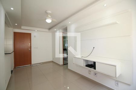 Sala de apartamento para alugar com 2 quartos, 50m² em Taquara, Rio de Janeiro