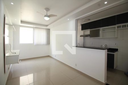 Sala de apartamento para alugar com 2 quartos, 50m² em Taquara, Rio de Janeiro