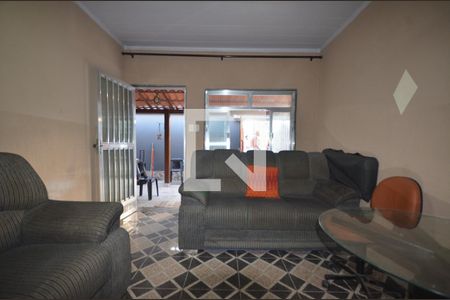 Sala de casa para alugar com 2 quartos, 240m² em Guaratiba, Rio de Janeiro