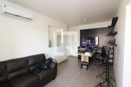 Sala de apartamento para alugar com 1 quarto, 67m² em Partenon, Porto Alegre
